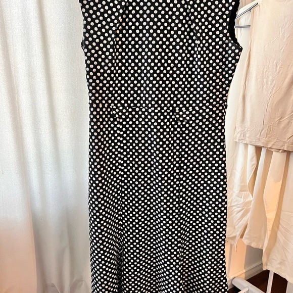 Dress - Picture 2 of 4